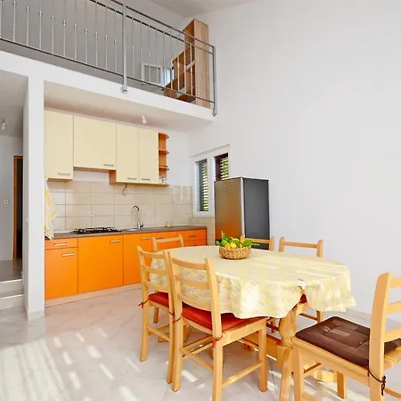 Edi Apartment Gdinj
